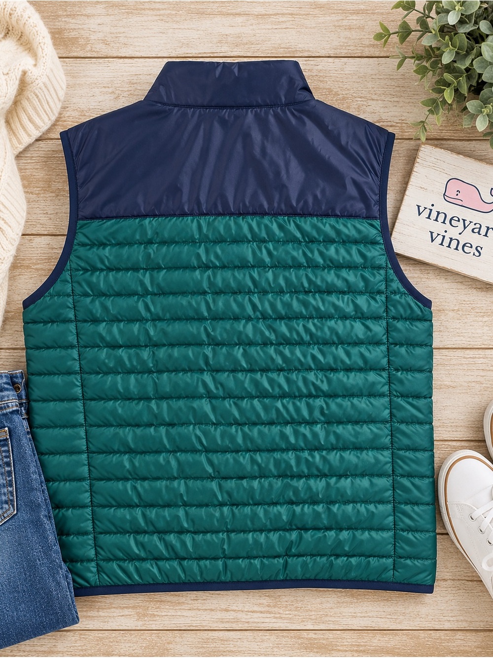 Vineyard Vines Men’s Puffer Vest XL Navy Green Quilted Full Zip NWOT - Picture 2 of 3